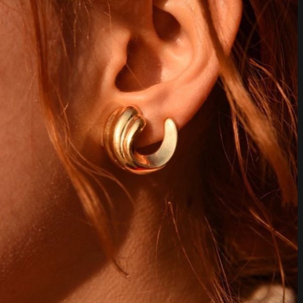 Givenchy - vintage clip on earrings